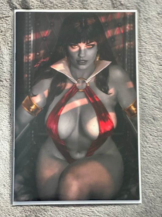 Just Added / Vampirella #9 - Shikarii Nice Splash Virgin